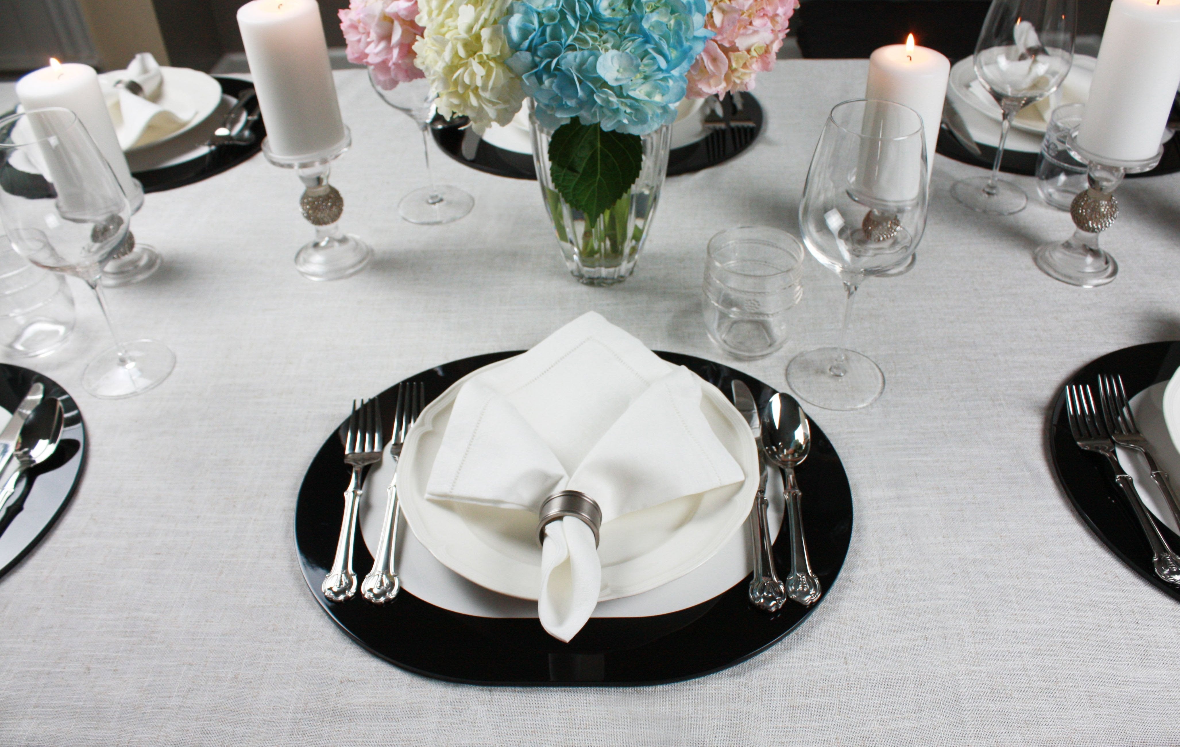 black and white luxury table setting